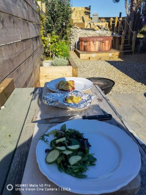 Brynglas Cottage With Hot Tub, Anglesey. Llanfachraeth エクステリア 写真