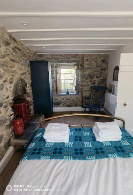 Brynglas Cottage With Hot Tub, Anglesey. Llanfachraeth エクステリア 写真