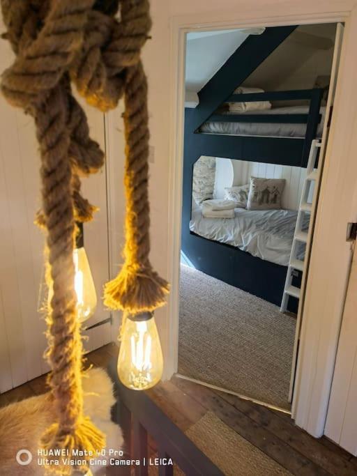 Brynglas Cottage With Hot Tub, Anglesey. Llanfachraeth エクステリア 写真
